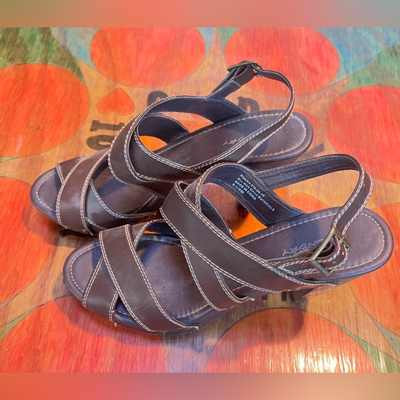 Union Bay Ronda Sandal Womens 9.5M Brown Platform and Chunky Heel 318-50-55. - Picture 1 of 7